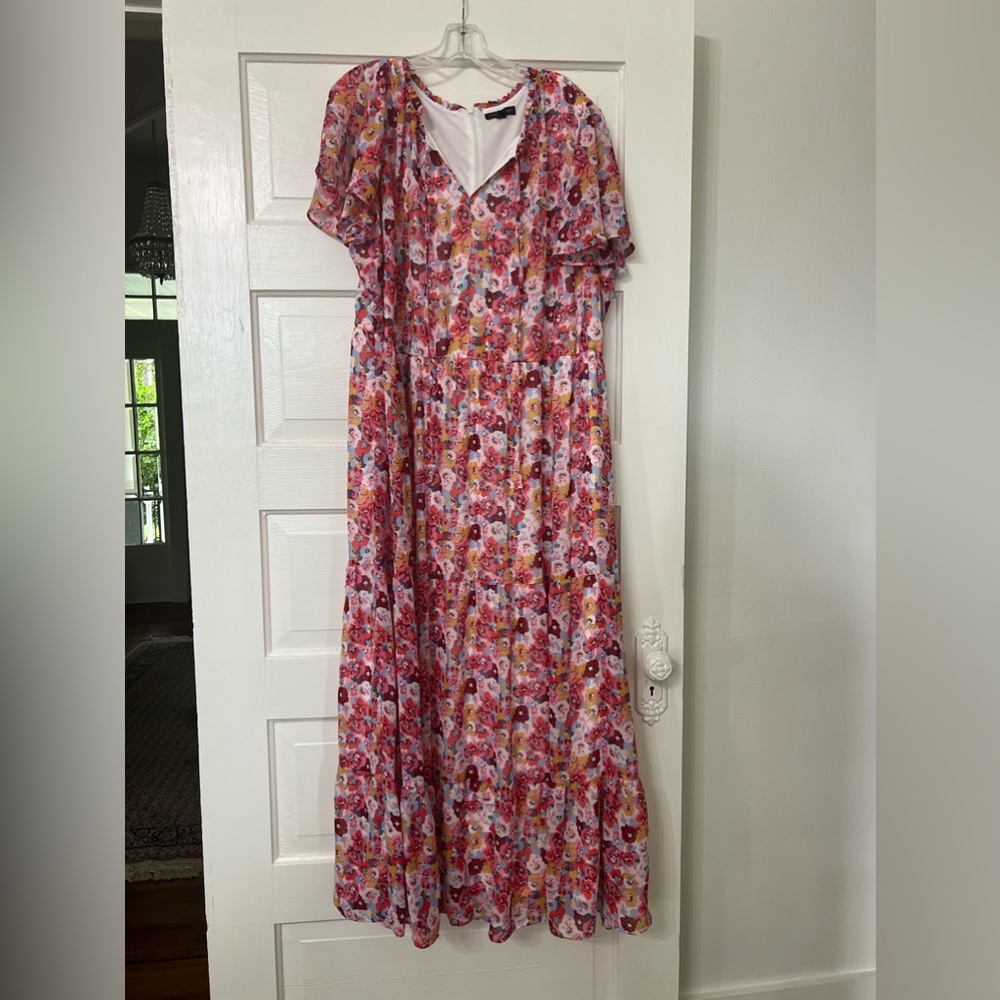 Maxi dress Lane Bryant Floral Size 22/24. Worn once. Excellent condition.